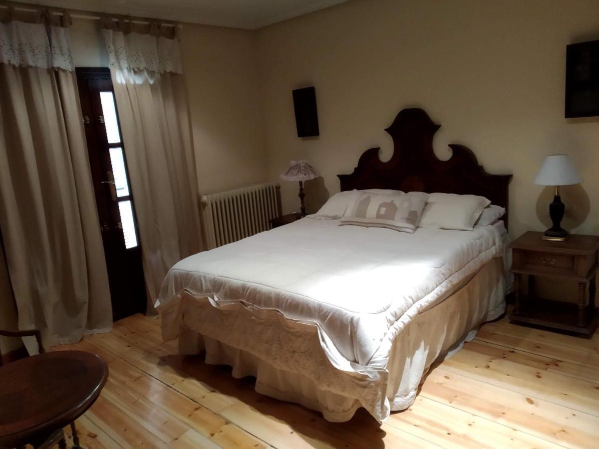 펠레브라보 El Campillo 빌라 외부 사진